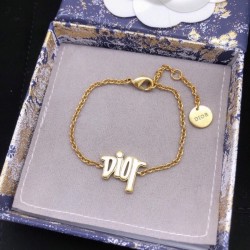 A new summer bracelet that can create a new look 2023SS DIOR Dior